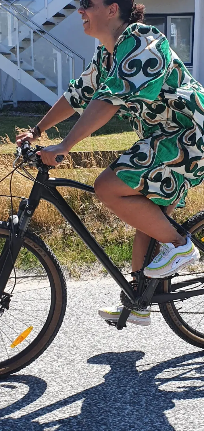 Jessica Faye Kirkland-S fährt Fahrrad